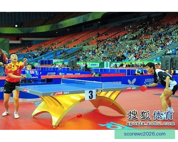 朱利亚诺赫拉德马丁先触球却动作凶狠引发争议